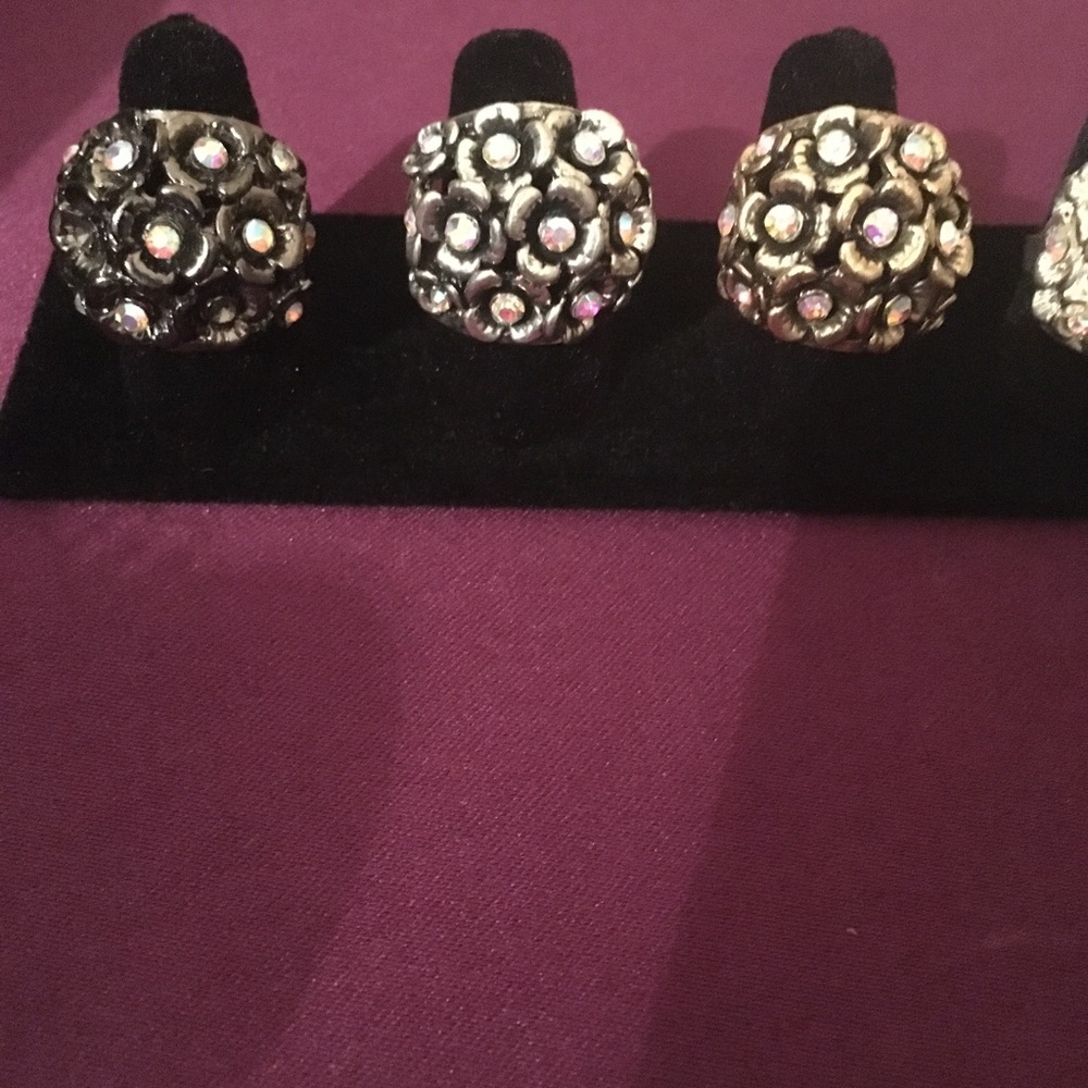 Wholesale Lot “Cluster of Roses” Rhinestone Rings - Picture 4 of 7